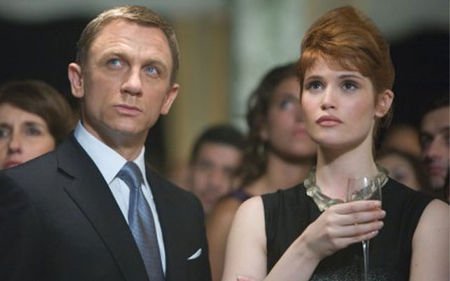 bond22couple1.jpg