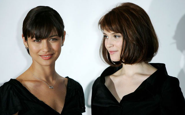 bond22girls1.jpg