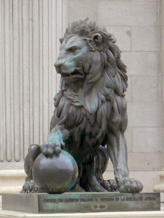lionstatue1.jpg